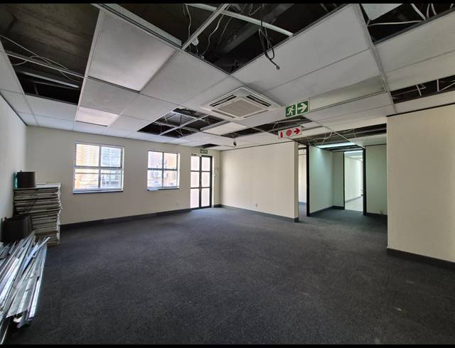 176M² OFFICE TO LET IN DUNKELD WEST